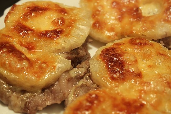 Свинина с ананасами в мультиварке.