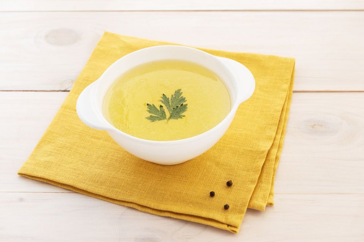 Курячий кістковий бульйон