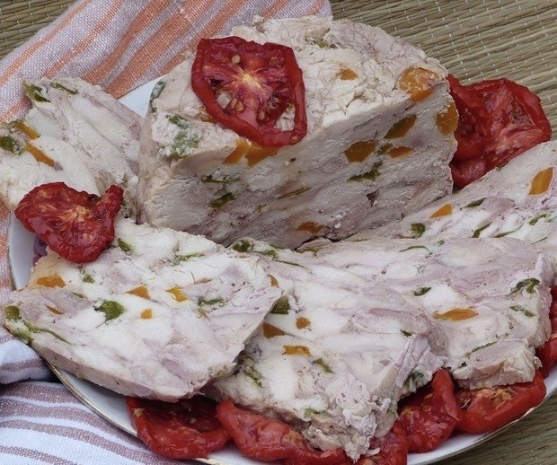 Ветчина из курицы 