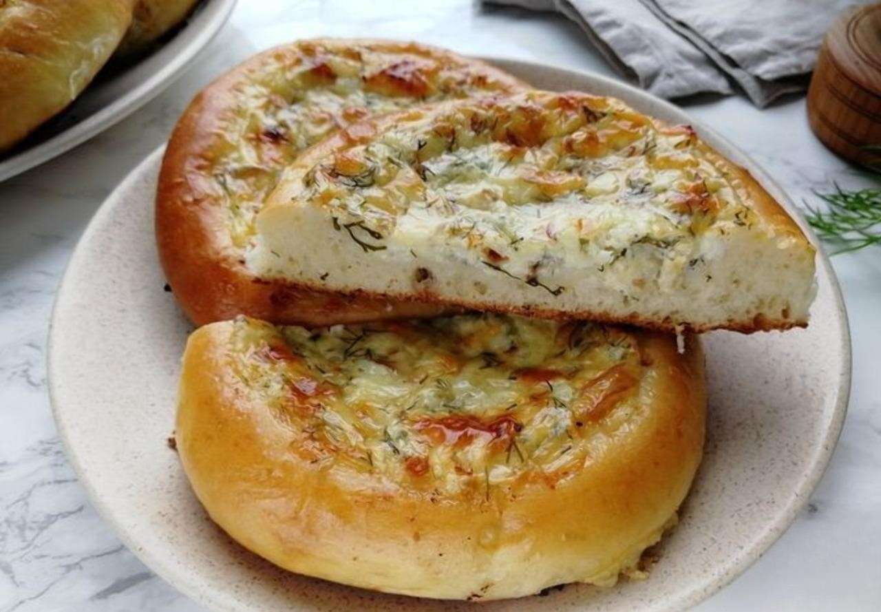Сирно-курячі ватрушки