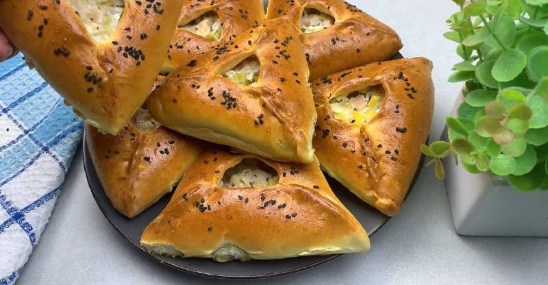 Пиріжки з куркою та картоплею