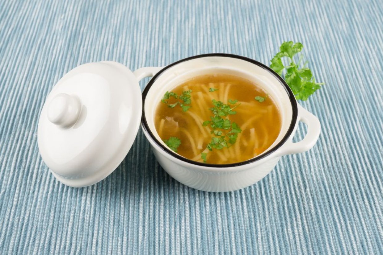 Курячий бульйон з локшиною
