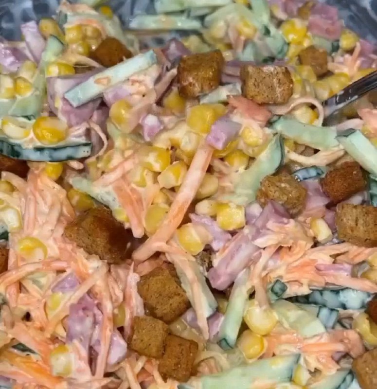 Салат із сухариками