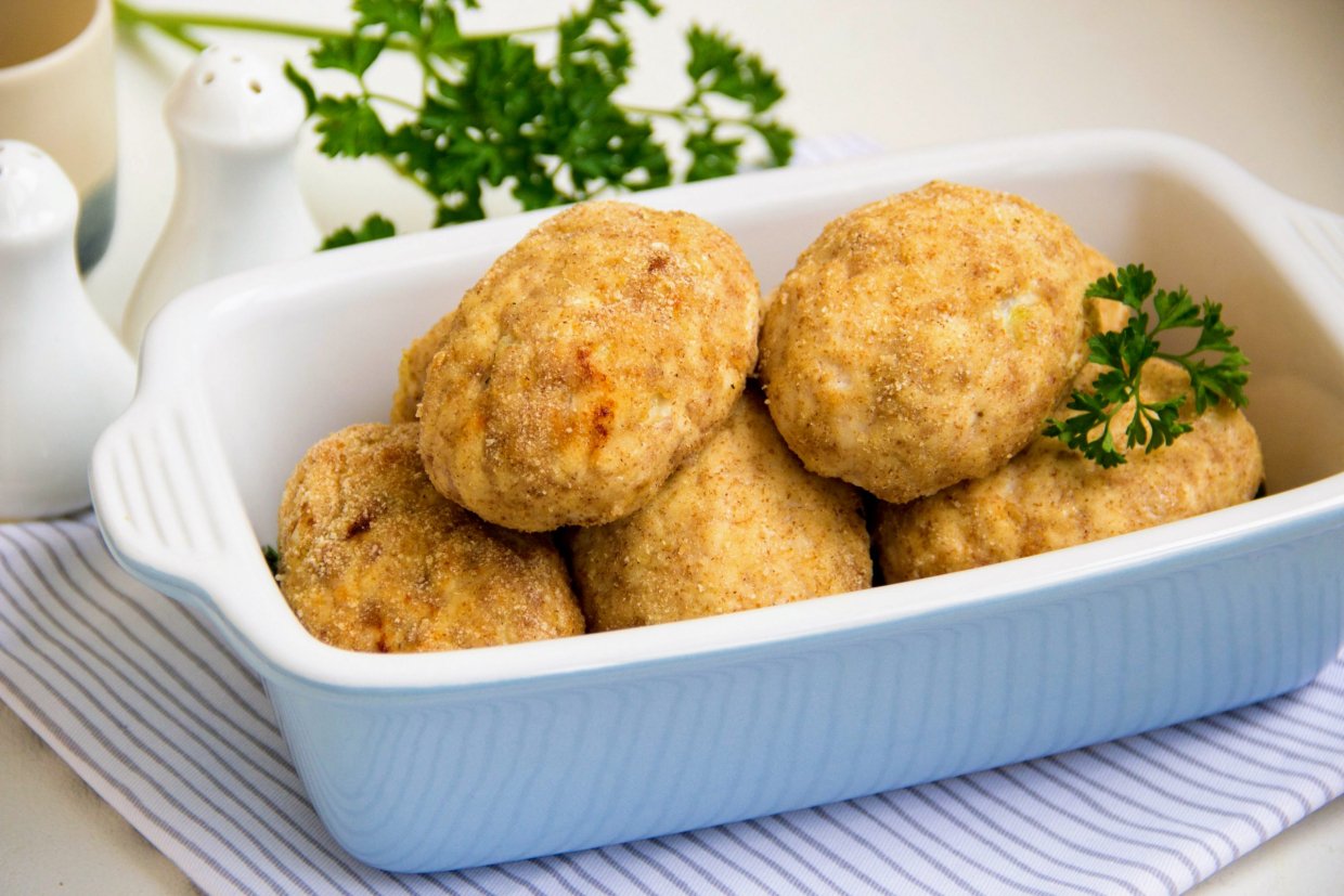 Курячі котлети в сухарях у духовці