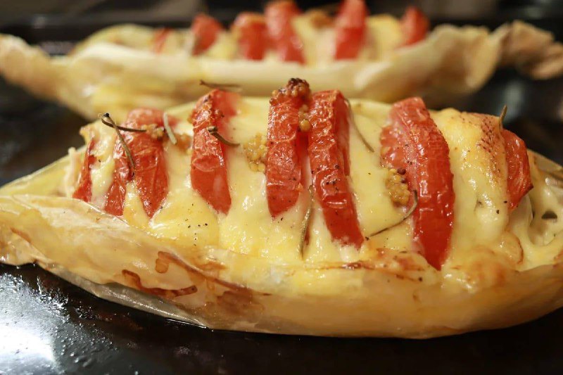 Човники з курячим філе та овочами