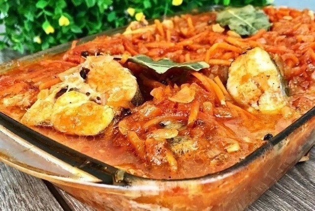 Минтай в овощном маринаде