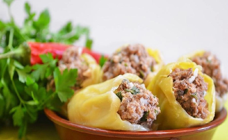 Перець фарширований фаршем та рисом