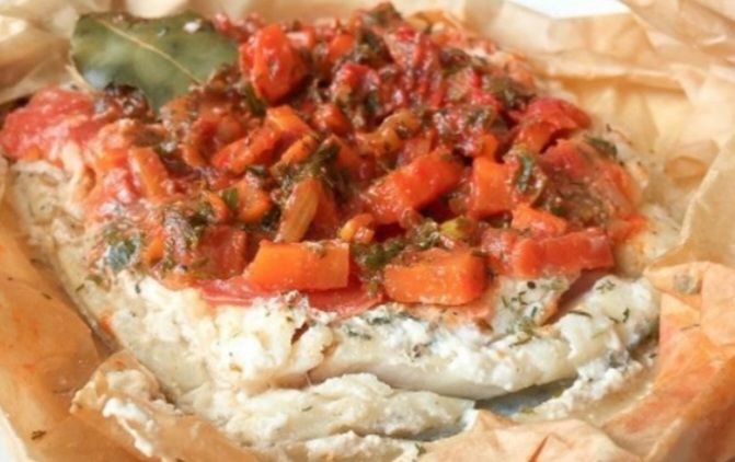 Рулет из рыбы с овощами