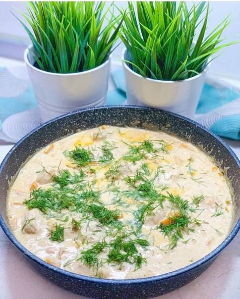 Курочка в сметанно-сырном соусе