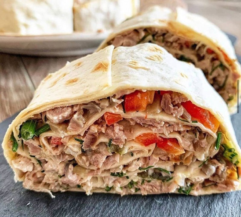 Білковий рулет з лаваша з індичкою та грибами