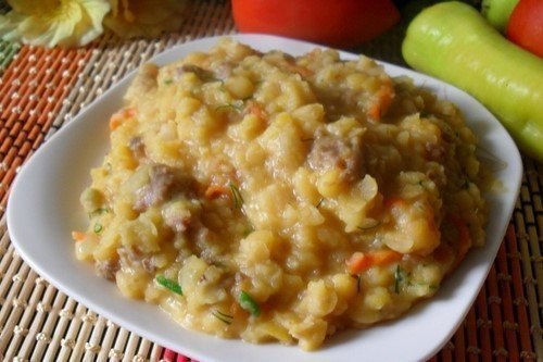 Горохова каша з м’ясним фаршем