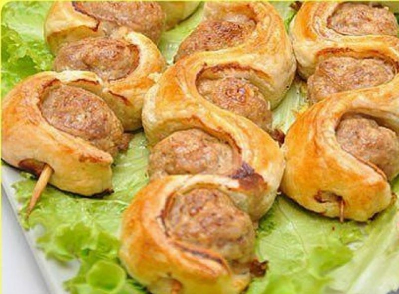 Шашлички з листковим тестом на шпажках
