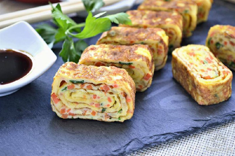 Японський омлет з овочами