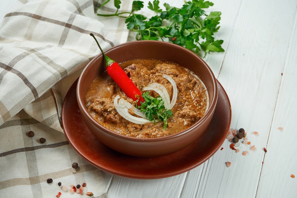 Харчо з волоськими горіхами