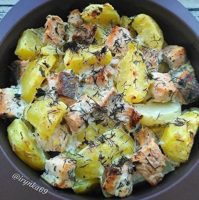 Запеченная рыба с картошкой