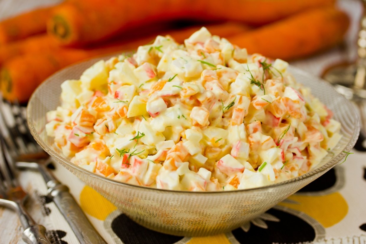 Салат з крабовими паличками та морквою