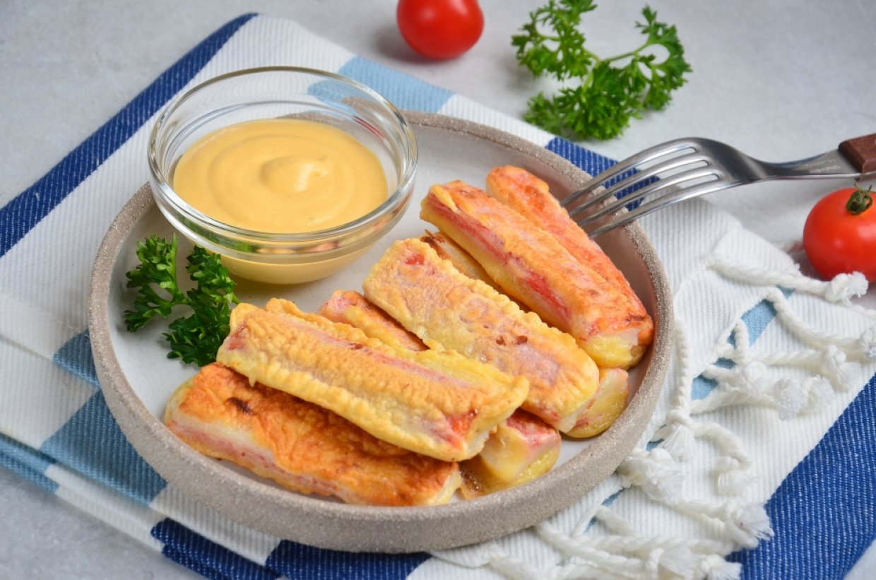 Смажені крабові палички у клярі