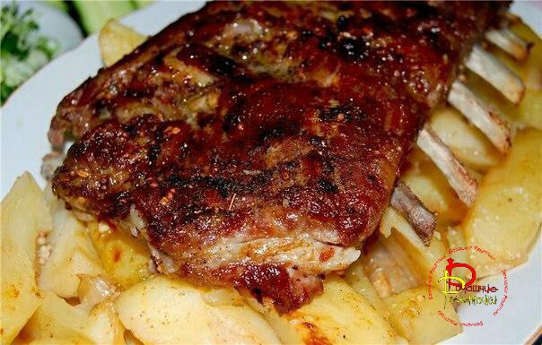 Ребра свиные с картофелем в рукаве