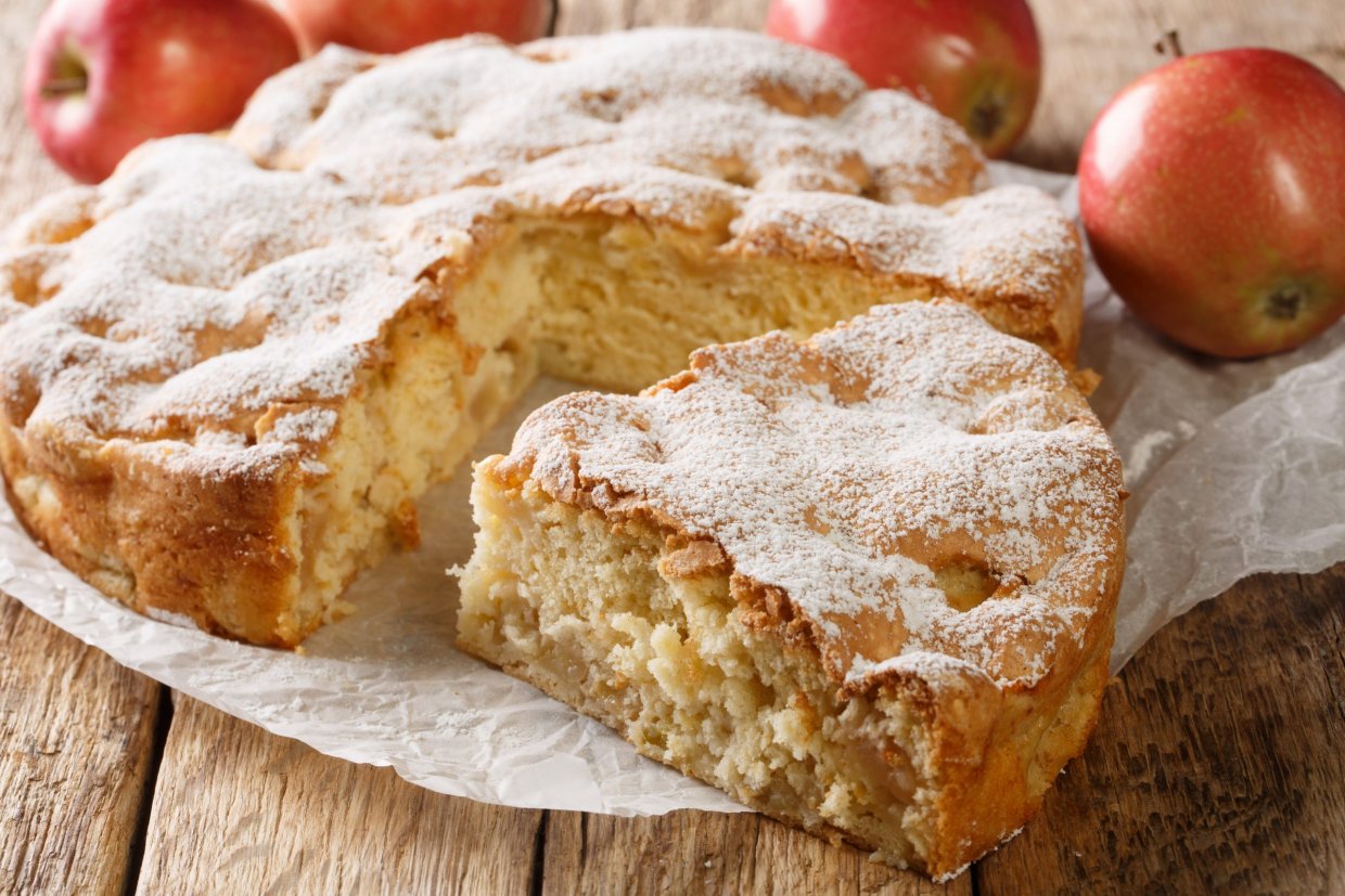 Шарлотка з яблуками в мультиварці