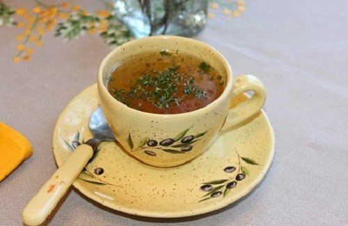 Курячий бульйон із домашньої курки