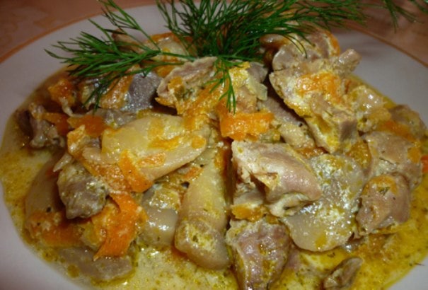 Курячі шлуночки з картоплею в мультиварці