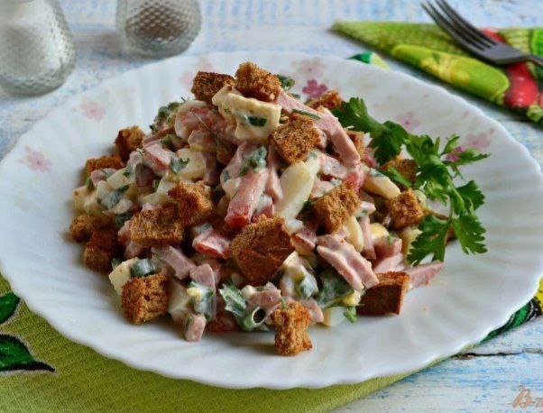Салат із сухариками