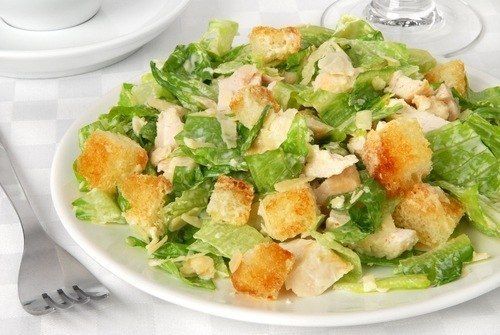 Салат «Цезарь с курицей»