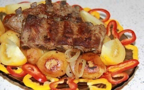 Ребрышки с картошкой в мультиварке