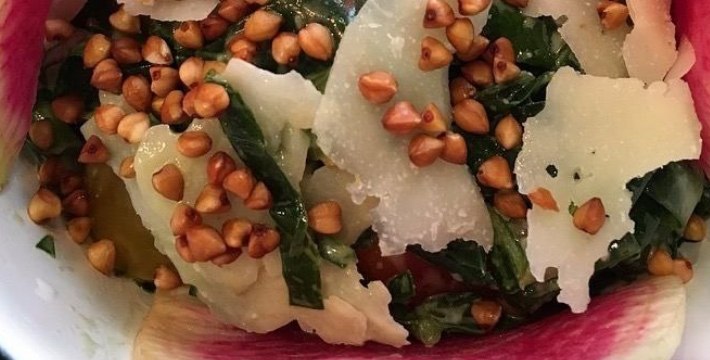 Салат з гречкою та пармезаном