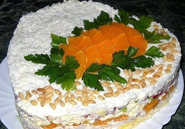 Листковий салат з куркою, апельсинами та плавленим сиром