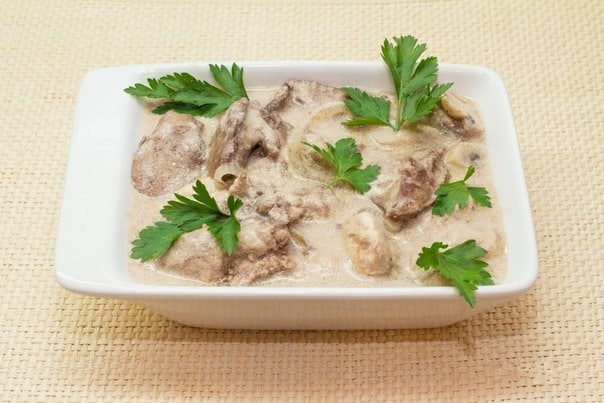 Куряча печінка з вершками
