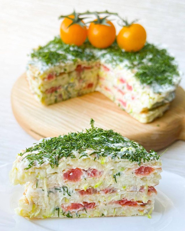 Кабачковый торт со сливочным сыром и форелью