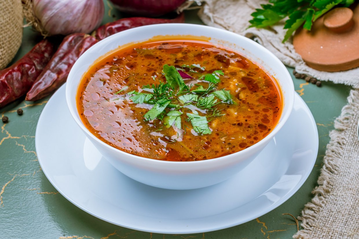 Класичний харчо з яловичини з рисом