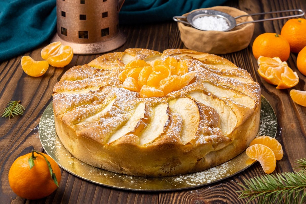 Шарлотка з мандаринами у духовці