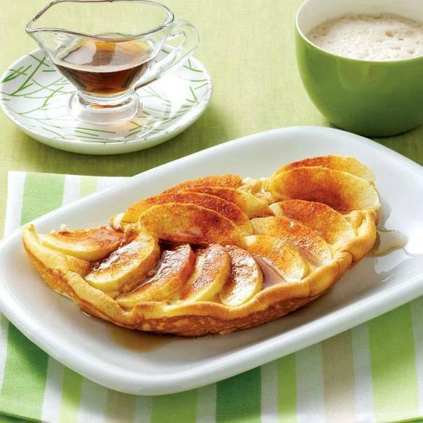 Омлет із яблуками