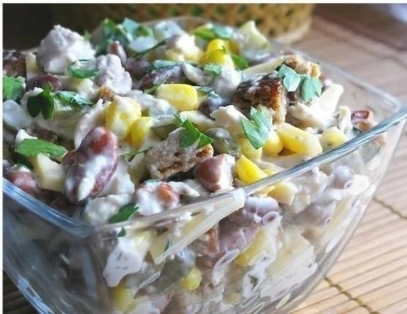 Салат з куркою