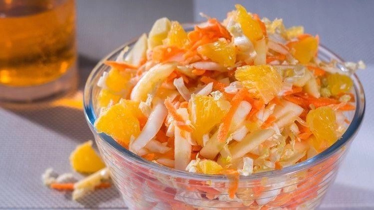 Салат из капусты с апельсином
